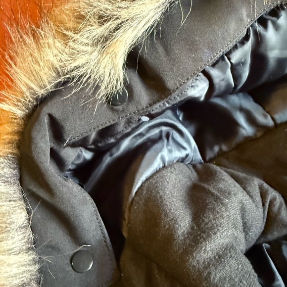 Women’s Spyder Black Parka with Fur Hood - Picture 10 of 13